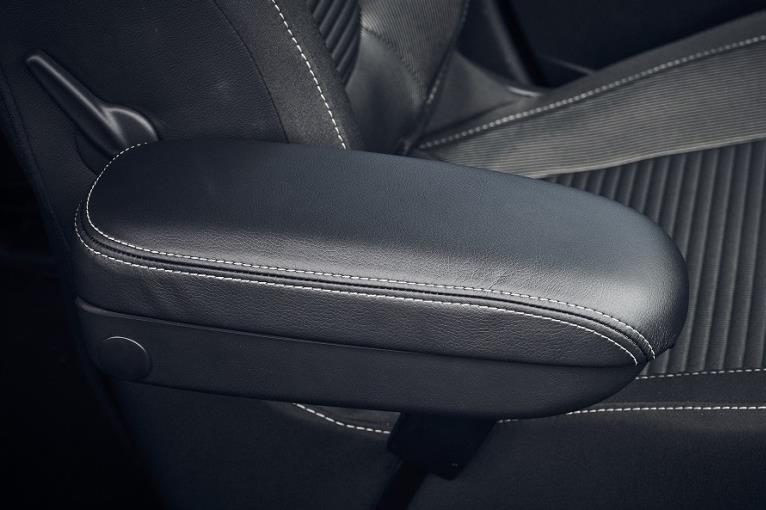 Car Passion Front Armrest For Dacia Duster (2019+) - Black, Center Console Storage